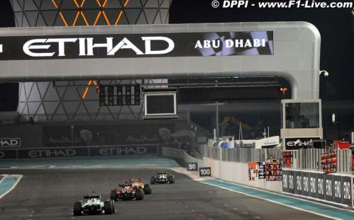 Etihad Airways trackside advertisement at Yas Marina circuit at 2009 Formula-1 Abu Dhabi Grand Prix